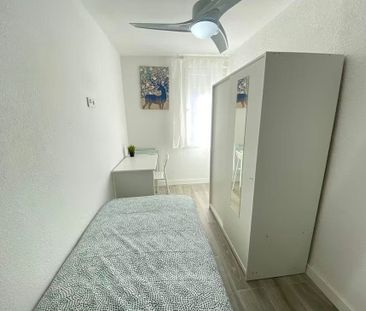 Calle del Mar de las Antillas, Madrid, Community of Madrid 28033 - Photo 2