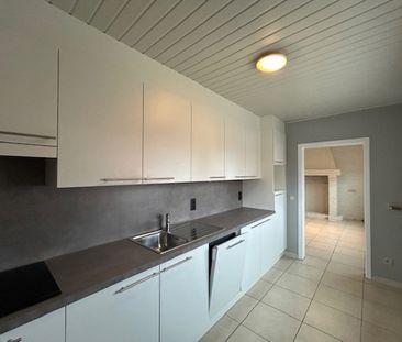 Gelijkvloerse verdieping - Te huur - Photo 2