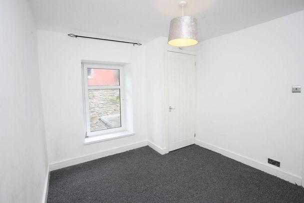 2 bedroom end of terrace house to rent - Photo 1