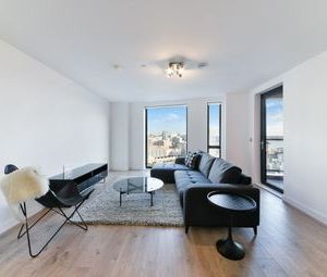 1 Bedrooms Flat to rent in Roosevelt Tower, Williamsburg Plaza, Canary Wharf E14 | £ 425 - Photo 1