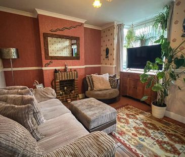 2 bedroom semi-detached house to rent - Photo 2