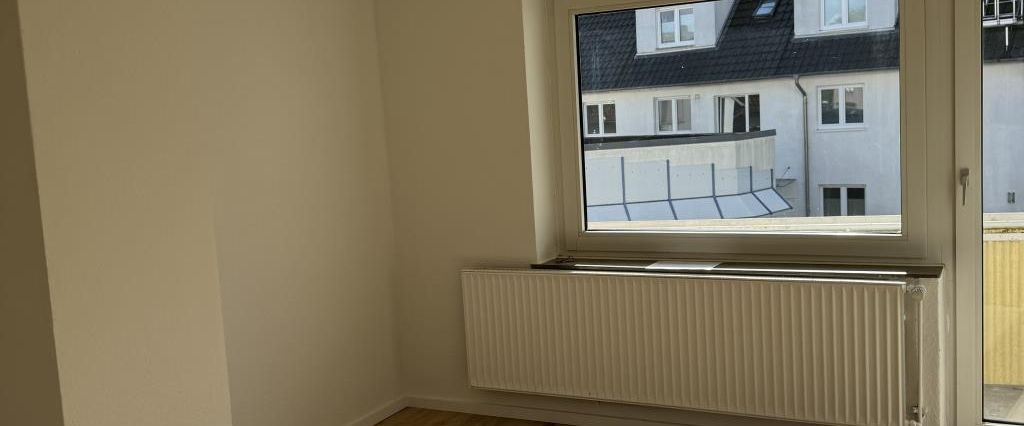 Freshly renovated 3-room apartment with balcony - Foto 1