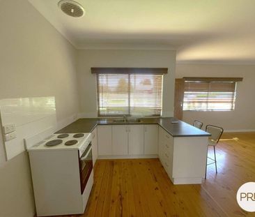 PERFECT LOCATION! - Photo 2