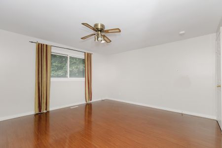 For Lease - 22 Blenheim Drive, Brampton, Ontario - Photo 2