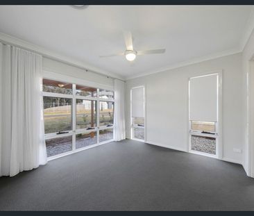 Near-new, premium family home - Photo 6