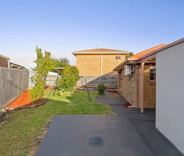 Spacious Family Living in a Prime Narre Warren Location!! - Photo 6