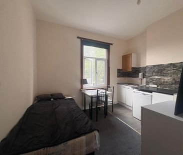 Studio to rent - Photo 6
