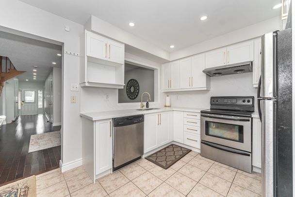 For Lease - 131 Crystal Glen Crescent, Brampton, Ontario - Photo 1