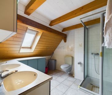 Charming 4.5-room duplex with balcony in Enggistein - Photo 5