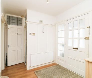 4 bedroom semi-detached house to rent - Photo 3