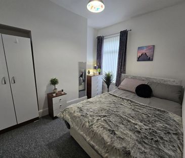 1 bedroom in a house share to rent - Photo 3
