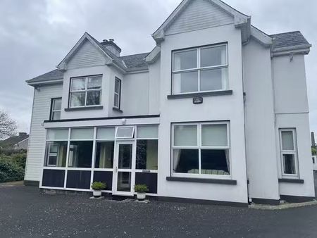 Trelawne House, Ennis Road, Co. Limerick is for rent - Photo 2