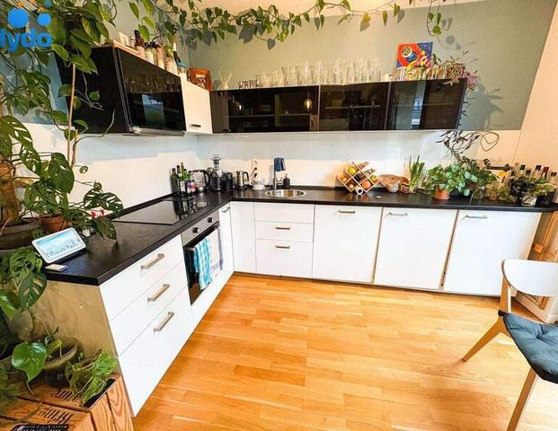 Diese Traumwohnung wartet auf Sie - samt Einbauküche und Balkon - Photo 1