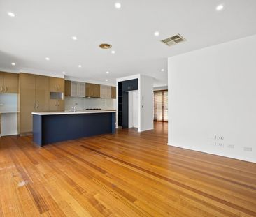 Spacious 3 Bedroom Family Home in McKinnon Secondary School Zone! - Photo 5