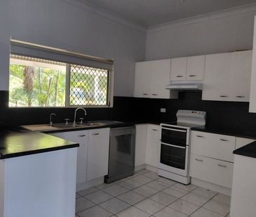 Large house close to town. - Photo 1