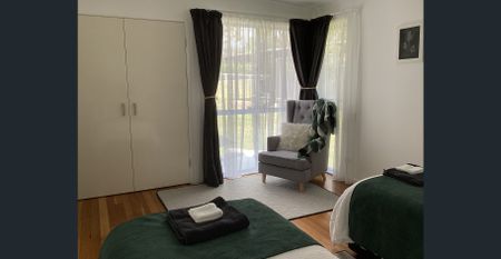 Fully furnished, modern, spacious 2 bed , 2 bath house. - Photo 5