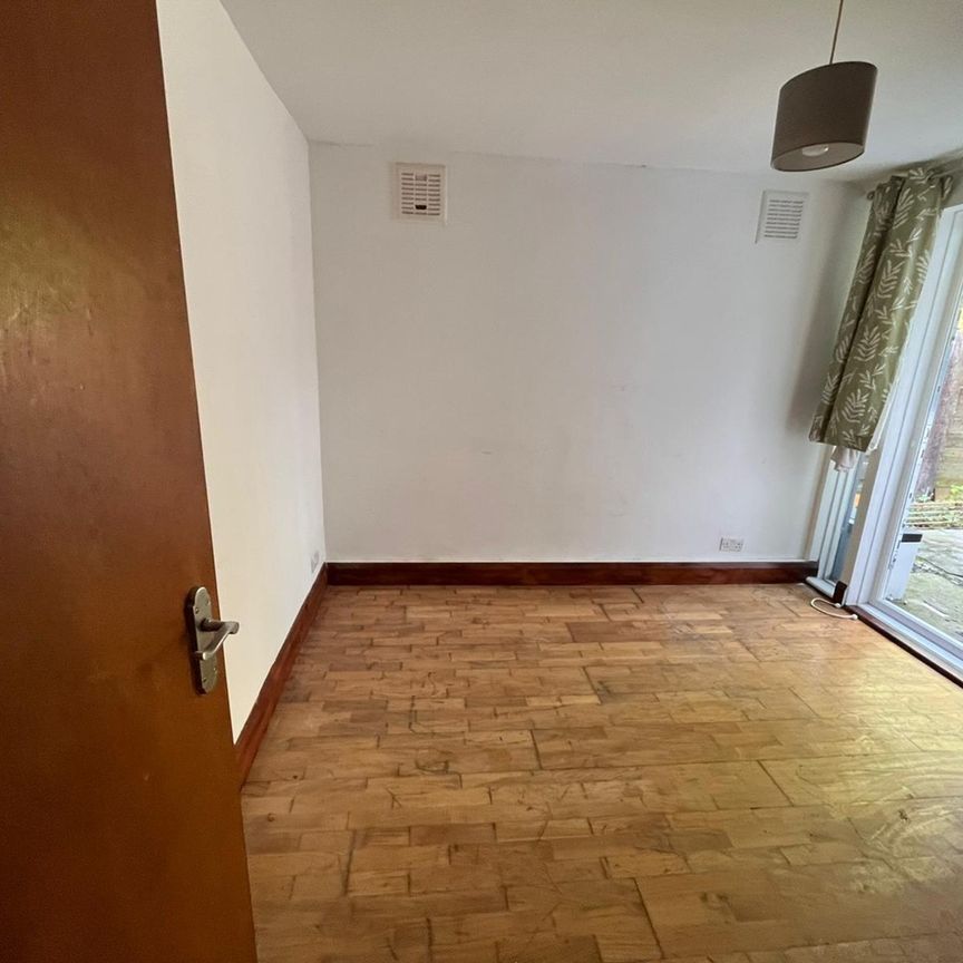 Studio Flat, Oak Grove, NW2 - Photo 1