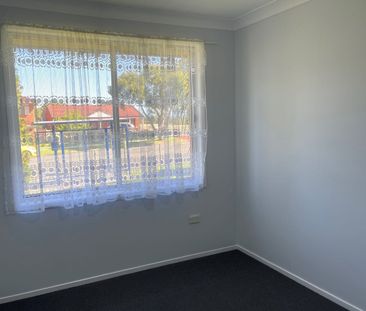 IDEAL FAMILY HOME IN THE HEART OF QUAKERS HILL! - Photo 4