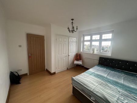 3 bedroom semi-detached house to rent - Photo 5