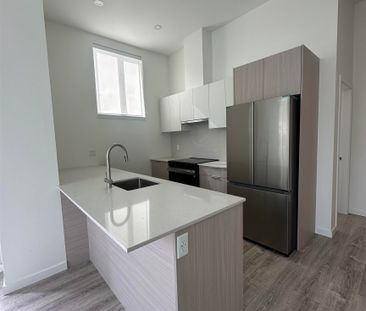 10829 140 Street #E10X, Surrey, BC V3R0H4 - Photo 2