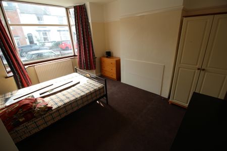 5 Bed Student Accommodation - Photo 3