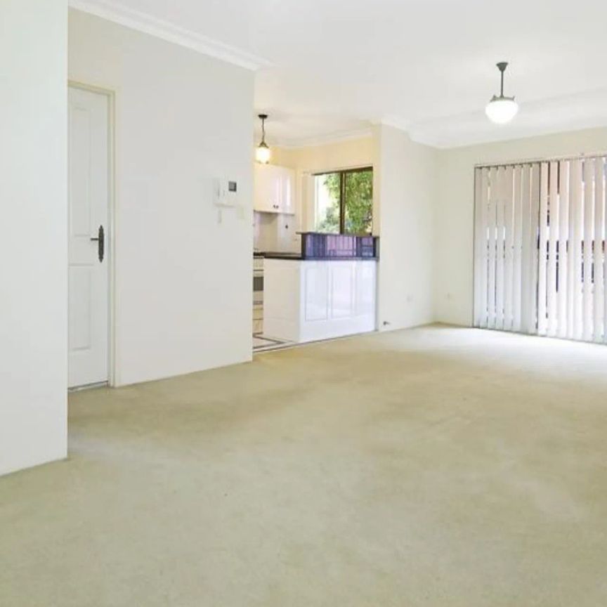 2 bedroom double brick unit - Photo 1