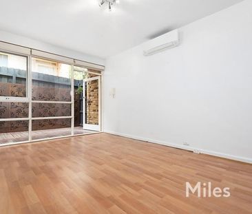 8/10 Ashby Grove, Ivanhoe - Photo 1