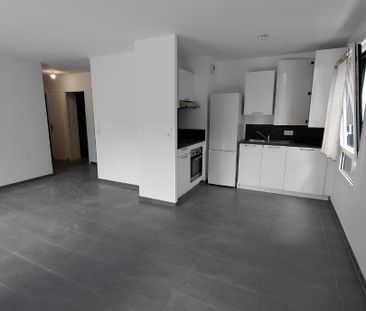 Location Appartement 3 pièces 63m² - Photo 4