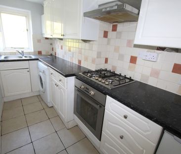 2 bed apartment to rent in Marina, St Leonards On Sea - Photo 2