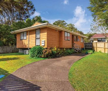 Three Bedroom Home in Quiet Titirangi Cul-de-sac - Photo 5