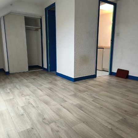 Location Appartement 2 pièces 25m² ST YRIEIX LA PERCHE 87500 - Photo 4
