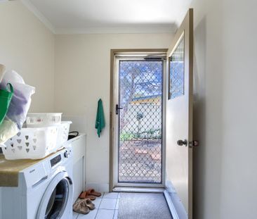 Neat & Tidy Townhouse - Photo 2