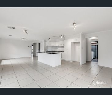 Charming Family Home - Photo 1