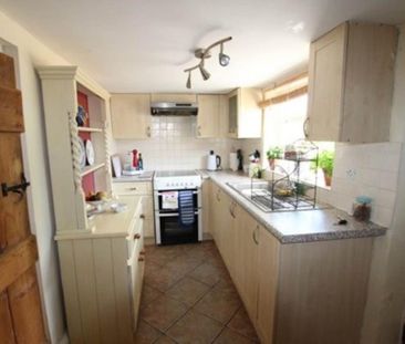 2 bedroom cottage to rent - Photo 1