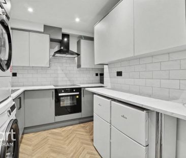 1 bedroom in a house share to rent - Photo 2