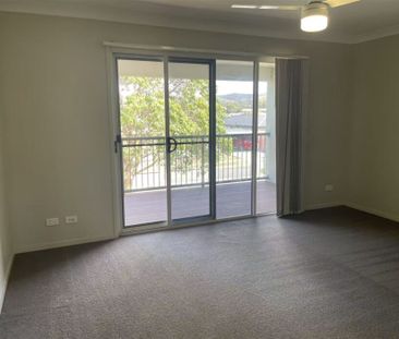3 bedroom Townhouse for rent - Photo 2