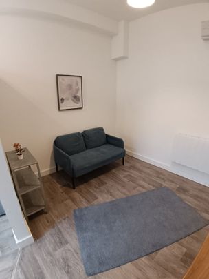 1 Bed Flat, Melfort Road, CR7 - Photo 1