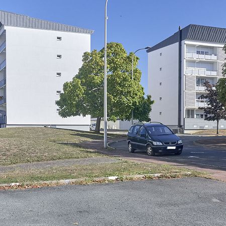 Appartement SABLE SUR SARTHE T3 - Photo 3