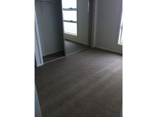 GREAT LOCATION! - Photo 1