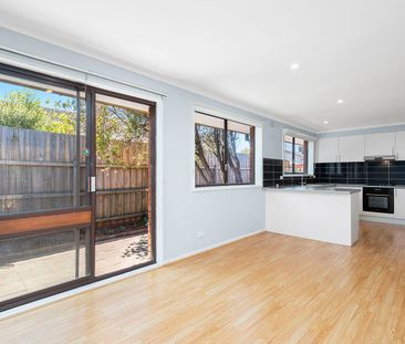 Spacious 2 Bedroom Home with Fabulous Outdoor Area! - Photo 5