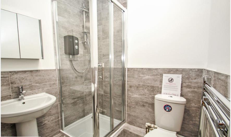 1 bedroom in a house share to rent - Photo 5