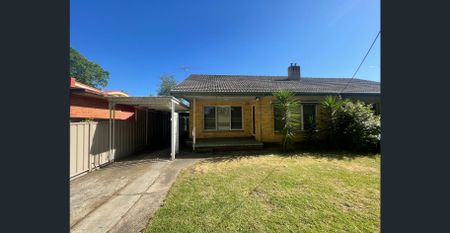 Two-bedroom unit situated just minutes from Dean Street. - Photo 2