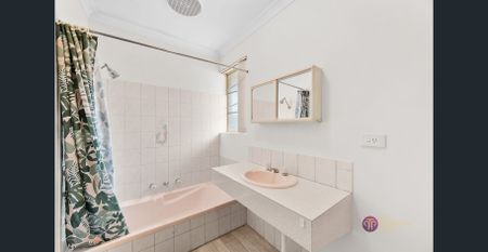 FRESHLY PAINTED HOME WITH LARGE BACKYARD - Photo 3