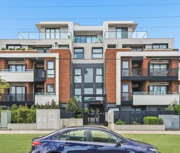 Apartment Perfection In Brilliant Position - Photo 2