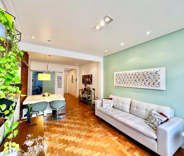 Apartamento reformado com ambientes amplos em Copacabana - Photo 1