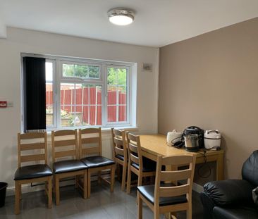 6 bedroom terraced house to rent - Photo 3