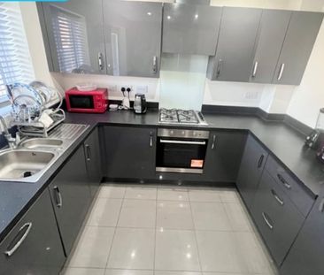 Room in a Shared House, South Parkway, LS14 - Photo 2