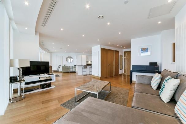 3 Bed Flat, Arena Tower, E14 - Photo 1