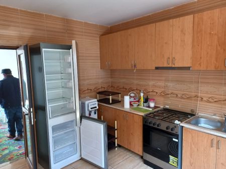 Mihai Bravu, casa spatioasa, 7 camere. - Photo 2