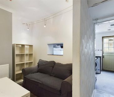 4 bedroom terraced house to rent - Photo 1